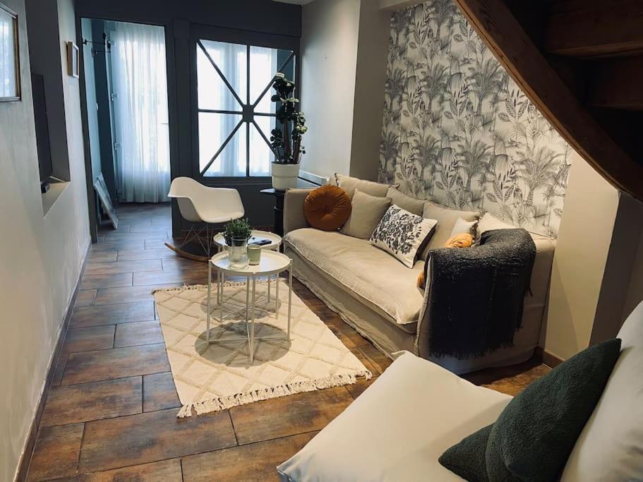 Maison Climatisee Avec Stationnement Et Wifi Bram Kültér fotó