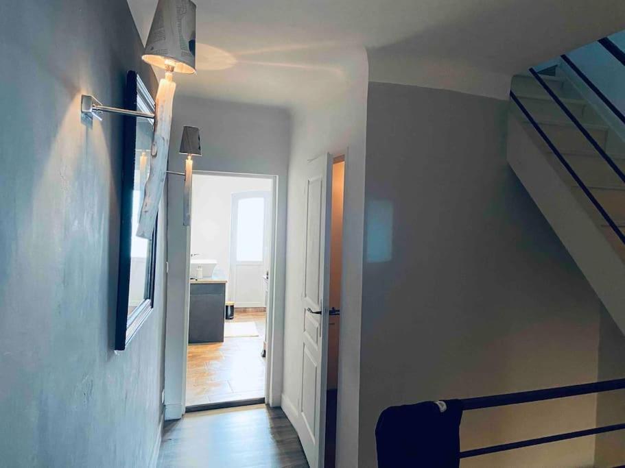 Maison Climatisee Avec Stationnement Et Wifi Bram Kültér fotó
